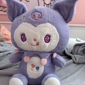 Large kuromi plush, brand new. Great condition.